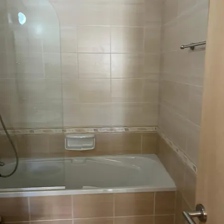 Apartment 2 Bedroom Apartment, Pools, 800m To Beach, Kyklades Paralimni