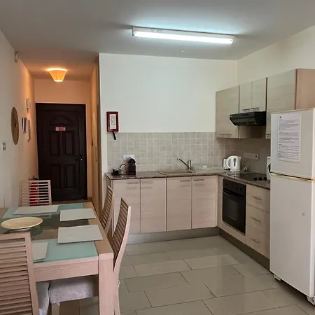 2 Bedroom Apartment, Pools, 800m To Beach, Kyklades Apartment