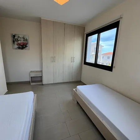 Apartment 2 Bedroom Apartment, Pools, 800m To Beach, Kyklades *