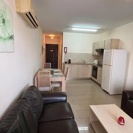 2 Bedroom Apartment, Pools, 800m To Beach, Kyklades Apartment
