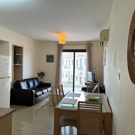 2 Bedroom Apartment, Pools, 800m To Beach, Kyklades