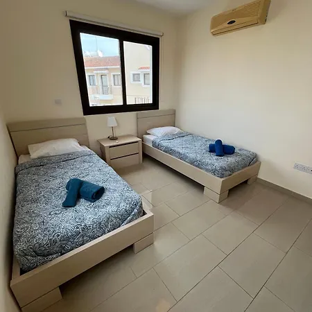 2 Bedroom Apartment, Pools, 800m To Beach, Kyklades *